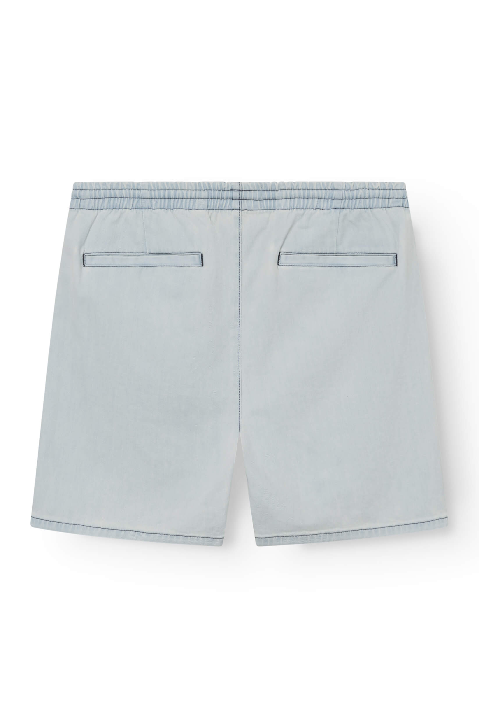 arrière du bermuda en jeans bleu délavé