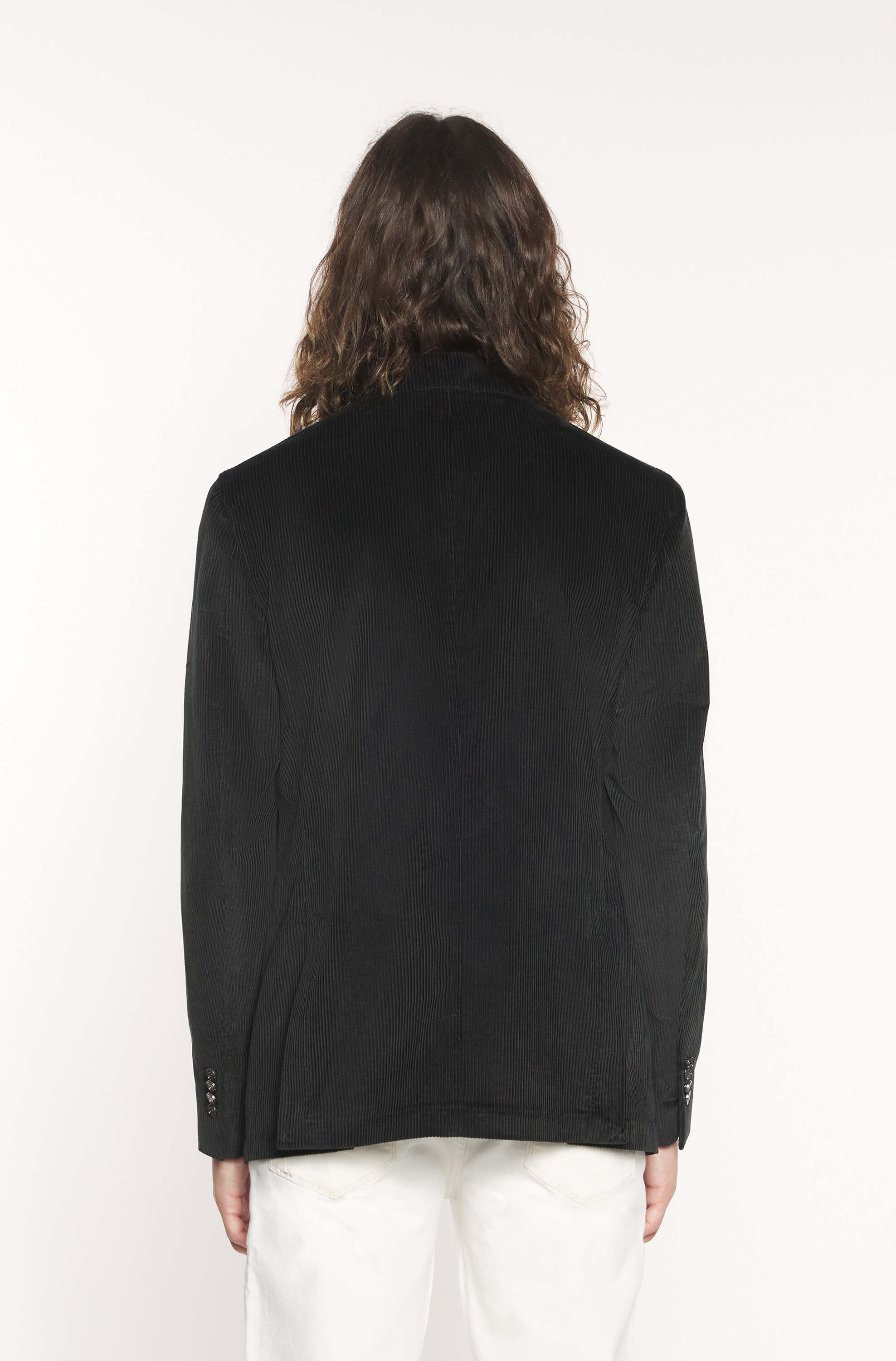 Dos du mannequin portant un blazer d&