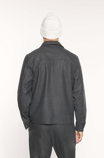 Dos du mannequin portant le blouson en laine mérinos loro piana anthracite pour homme