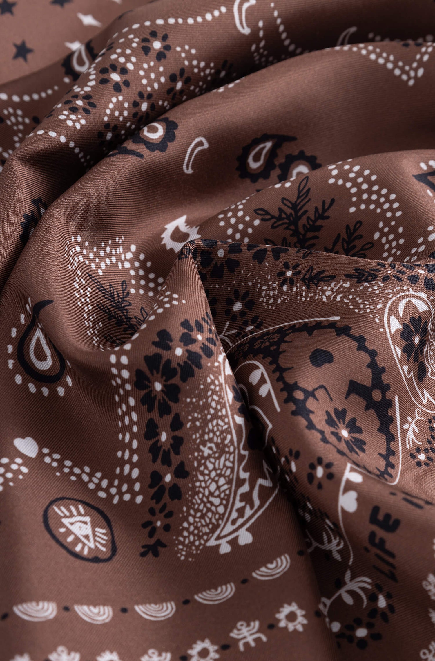 AD 400 - Carré en Soie Marron